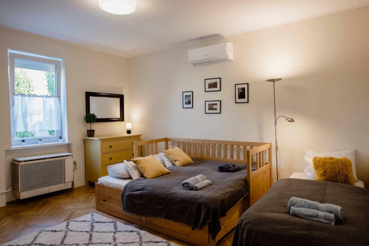 Viola Family Apartman Free Parking Печ Екстер'єр фото