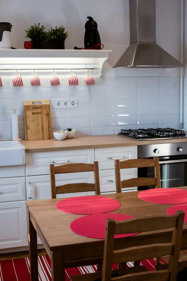 Viola Family Apartman Free Parking Печ Екстер'єр фото